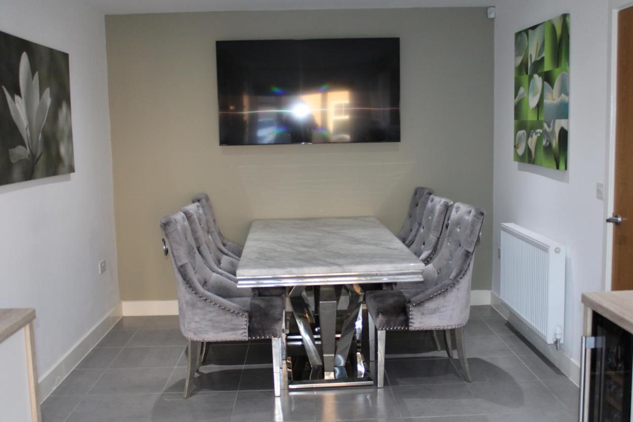 Haven - Spacious Luxury Home Perfect For Families, Couples And Contractors! 5Mins To Xscape And Junction 32! Castleford Exterior foto