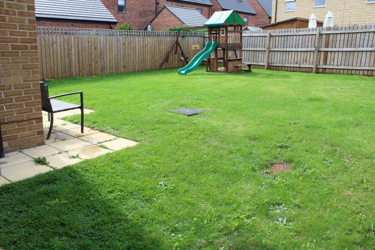 Haven - Spacious Luxury Home Perfect For Families, Couples And Contractors! 5Mins To Xscape And Junction 32! Castleford Exterior foto