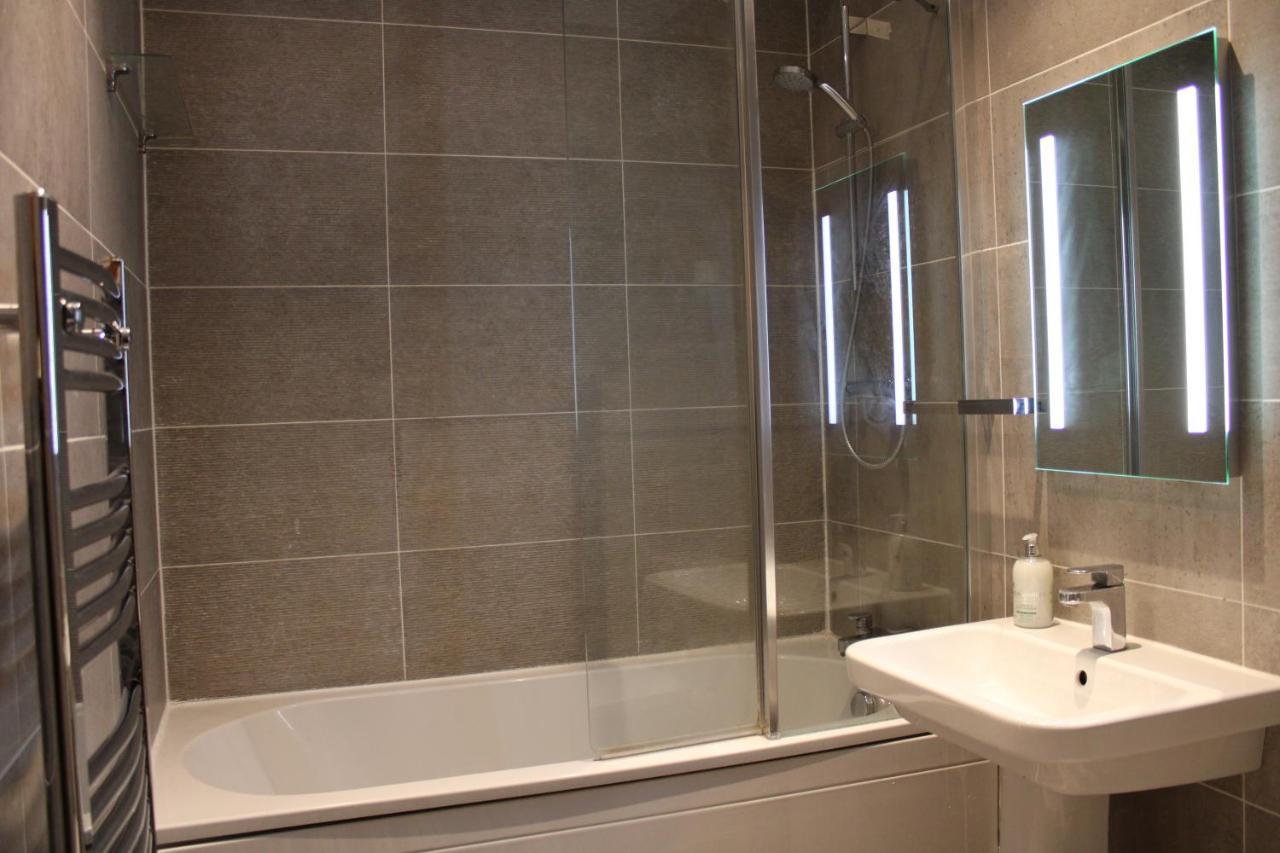 Haven - Spacious Luxury Home Perfect For Families, Couples And Contractors! 5Mins To Xscape And Junction 32! Castleford Exterior foto